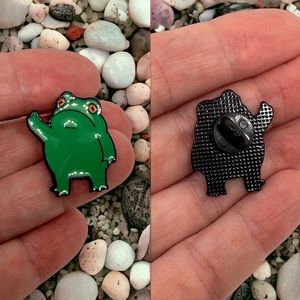 NEW statement funny pin for jackets, hats, tote bag, corkboard, backpack, etc.